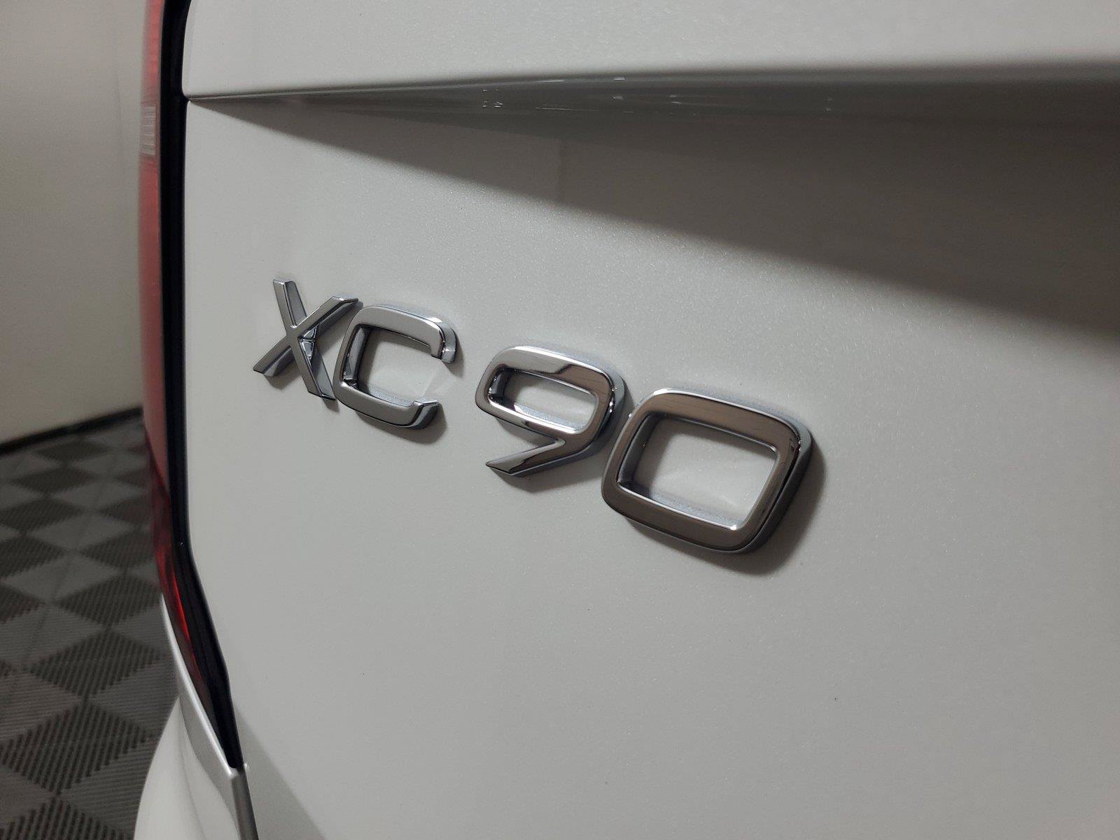 New 2026 Volvo XC90 T8 Plus w/ Protection Package Premier AWD/4WD image 8
