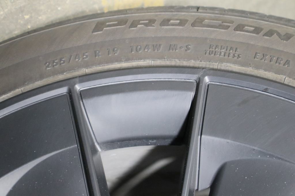 Used 2023 Tesla Model Y Long Range image 40