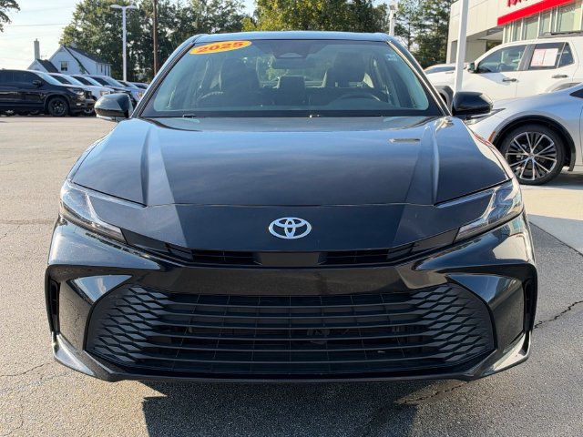Used 2025 Toyota Camry LE FWD image 8