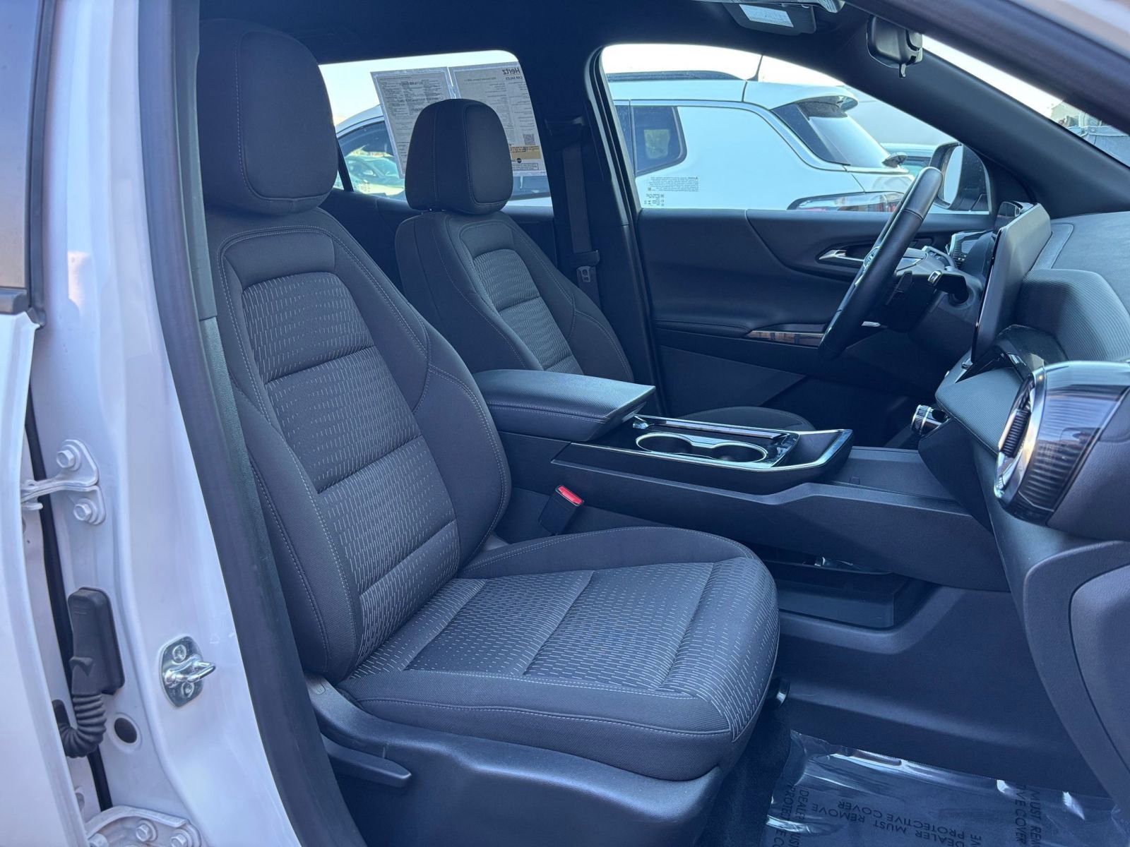 Used 2025 Chevrolet Equinox LT AWD/4WD image 37