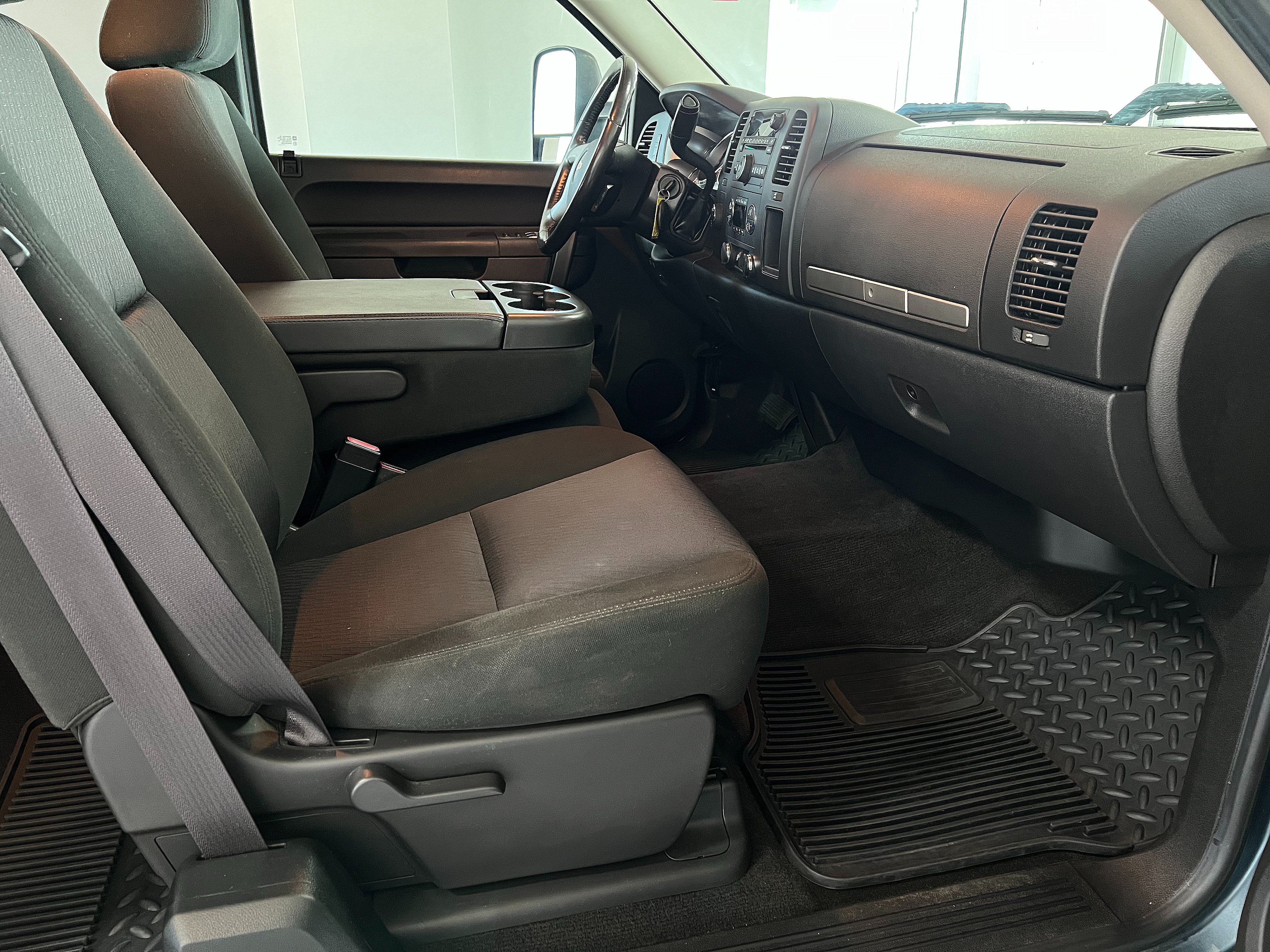 Used 2011 Chevrolet Silverado 2500 LT w/ Interior Plus Package AWD/4WD image 24
