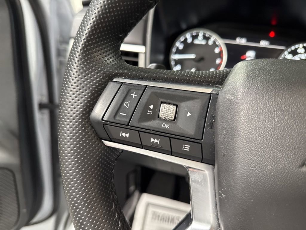 Used 2025 Mitsubishi Outlander SE image 20