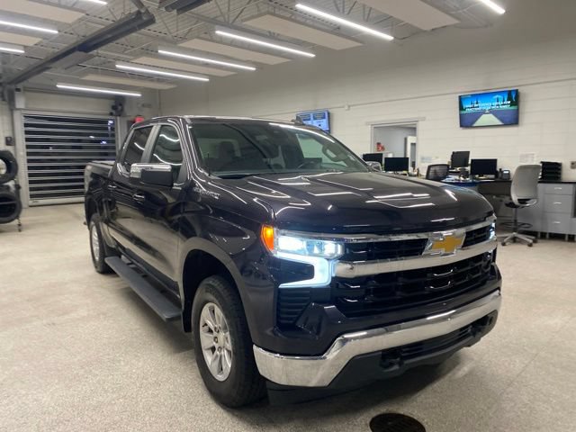 Certified 2022 Chevrolet Silverado 1500 LT AWD/4WD image 3
