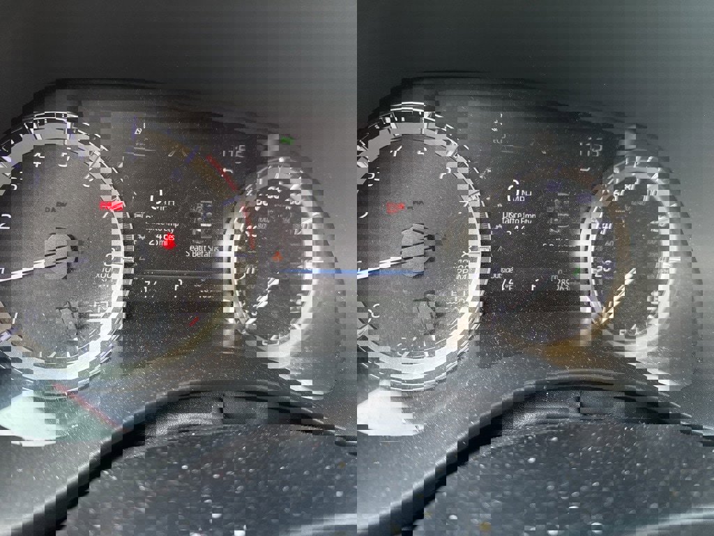 Used 2023 Toyota Highlander XLE image 3