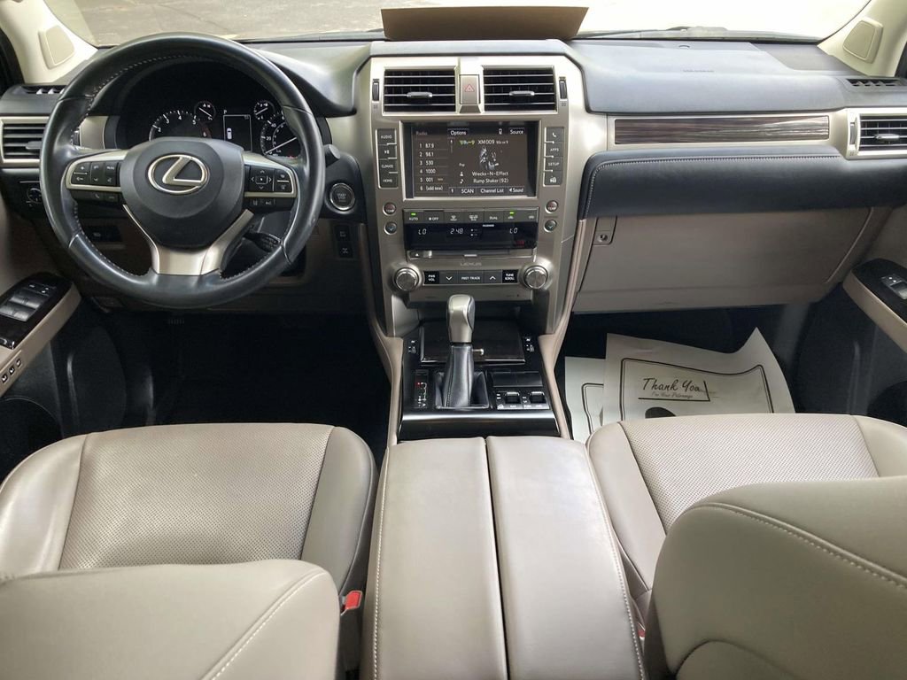 Used 2021 Lexus GX 460 w/ Accessory Package AWD/4WD image 10