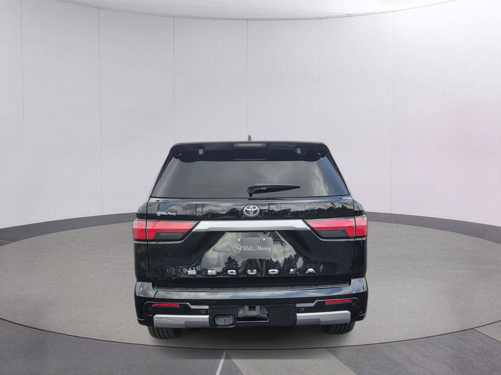 Used 2023 Toyota Sequoia Capstone RWD image 6