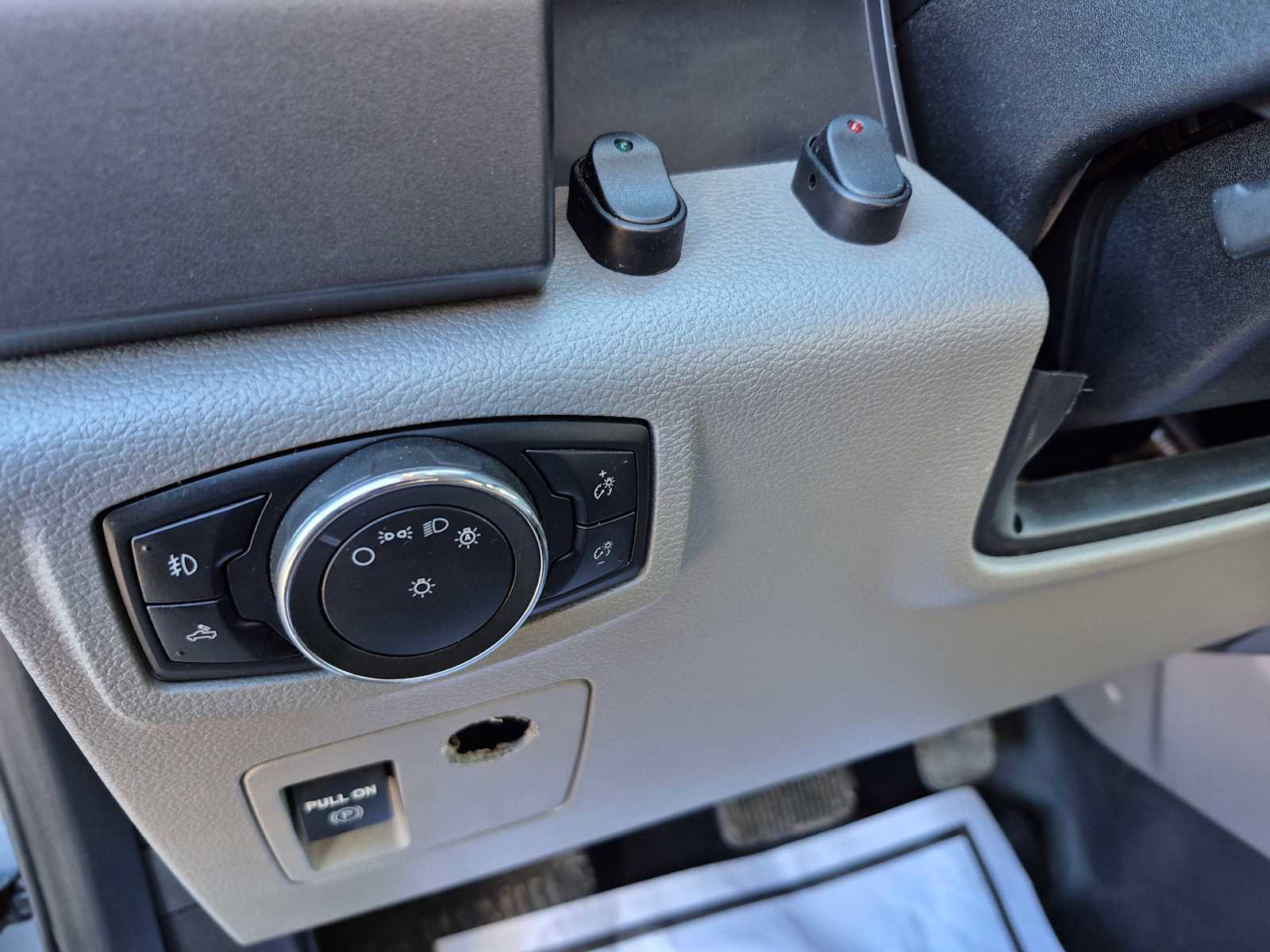 Used 2020 Ford F150 XLT w/ Heavy-Duty Payload Package image 16