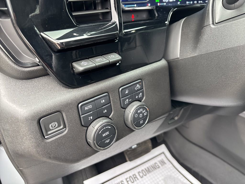Used 2024 Chevrolet Silverado 2500 ZR2 w/ Technology Package image 27