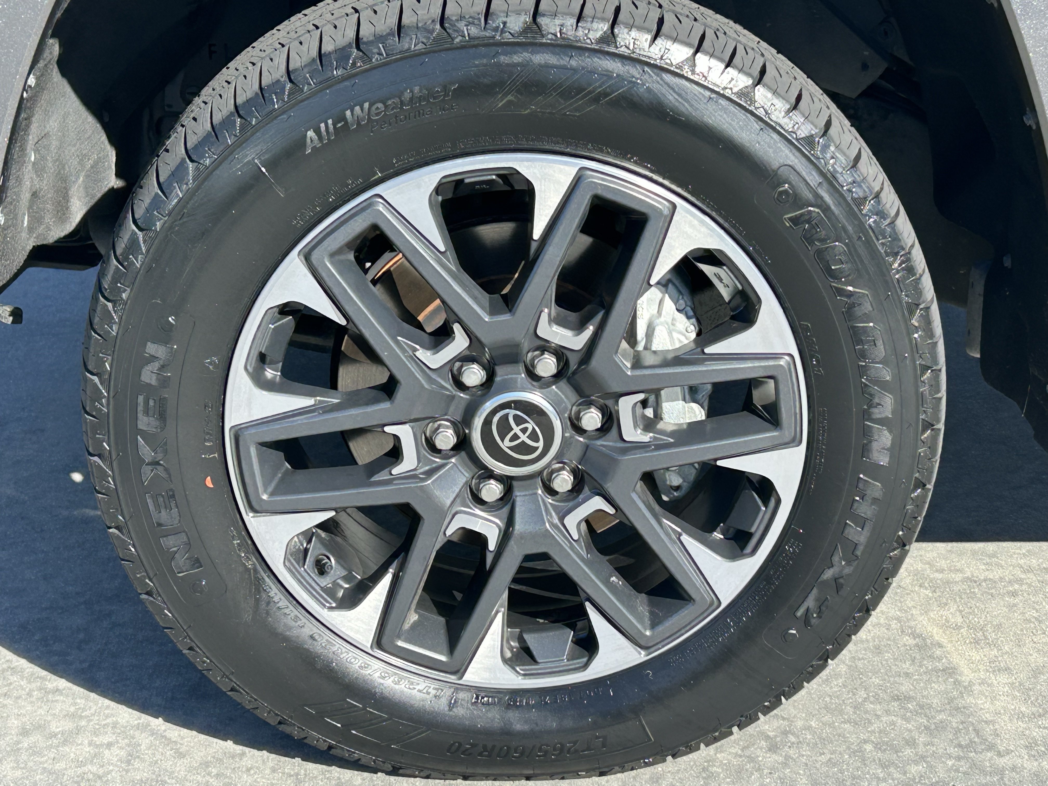 Used 2024 Toyota Tundra Limited AWD/4WD image 8