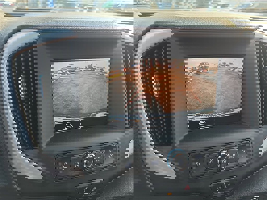 Used 2023 GMC Terrain SLE w/ Driver Convenience Package image 21