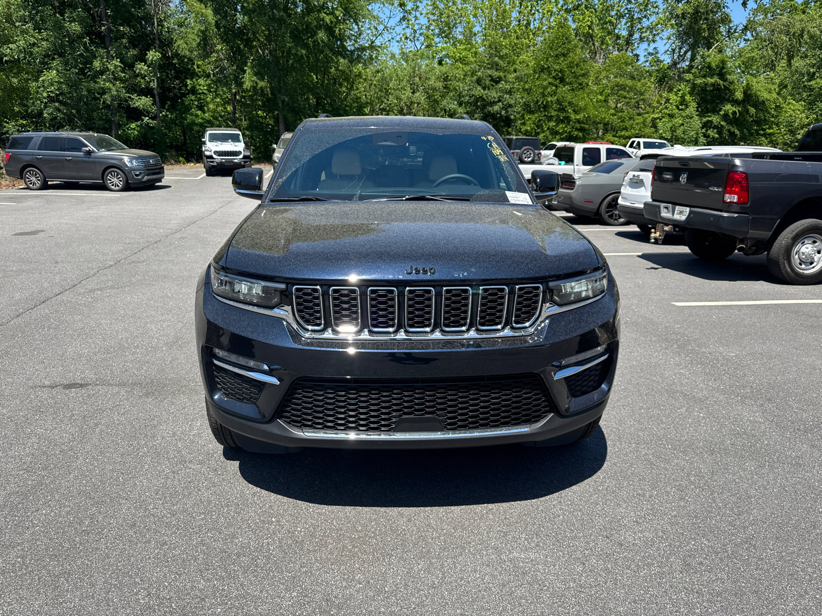 Used 2024 Jeep Grand Cherokee Limited image 2