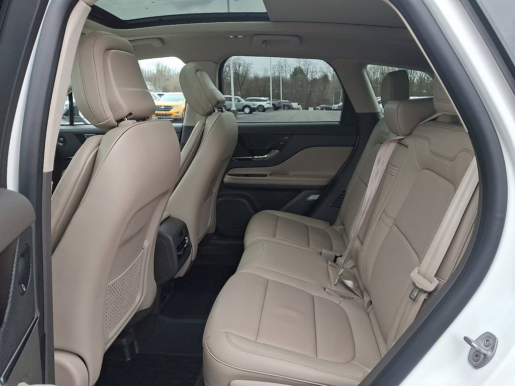 Certified 2022 Lincoln Corsair Reserve w/ Equipment Group 201A image 10