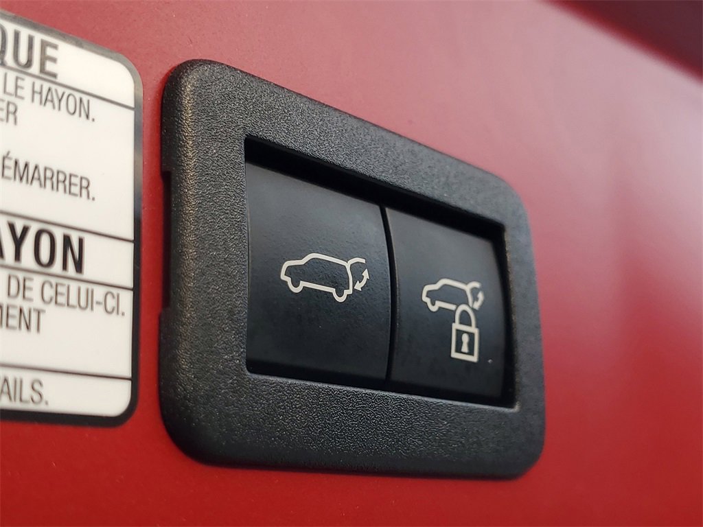 Used 2023 Toyota Corolla Cross XLE image 10