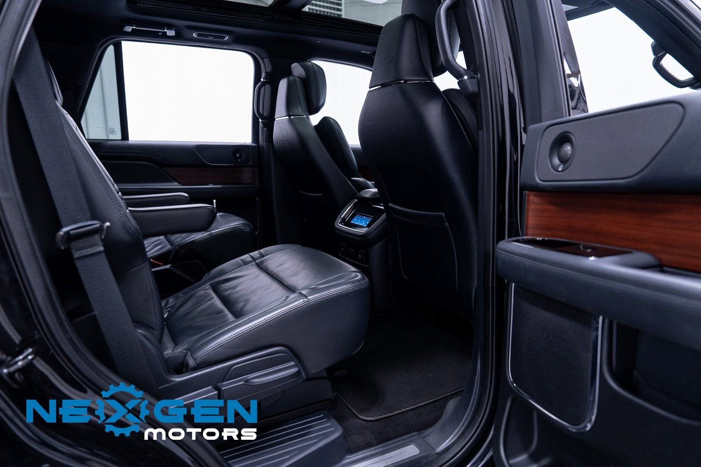 Used 2022 Lincoln Navigator Reserve image 47