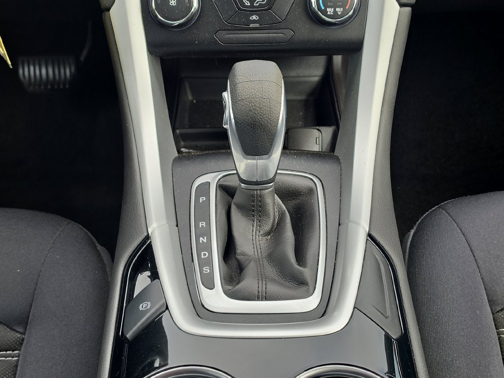 Used 2013 Ford Fusion SE FWD image 18
