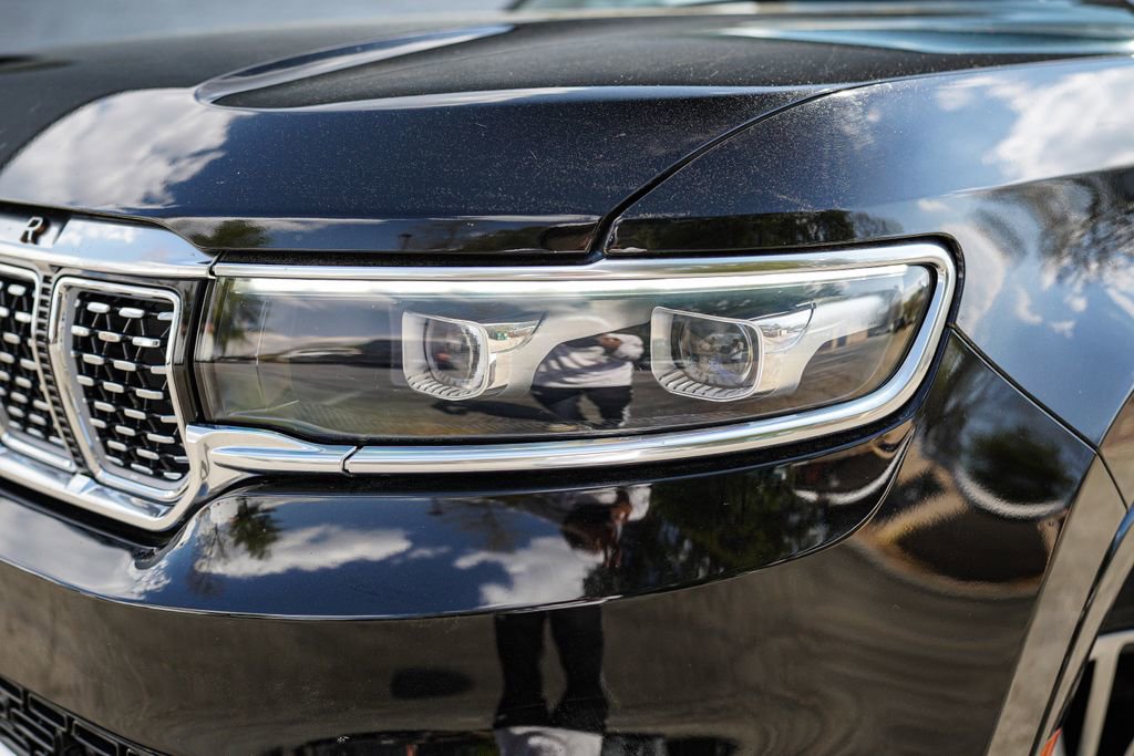 Used 2023 Jeep Grand Wagoneer Series III image 4