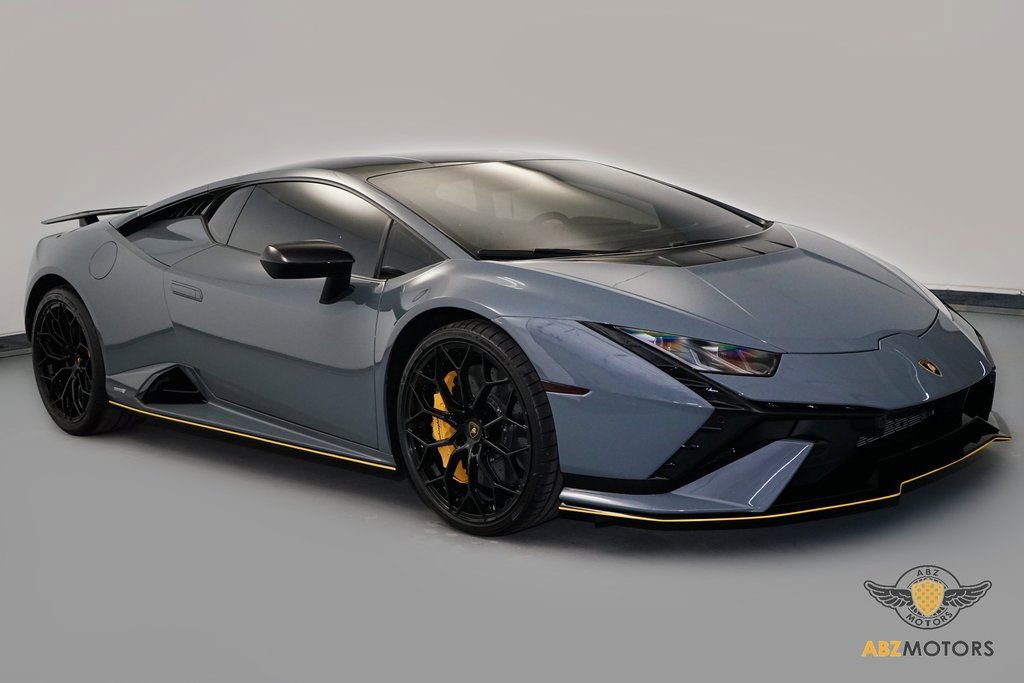Used 2024 Lamborghini Huracan Tecnica image 2