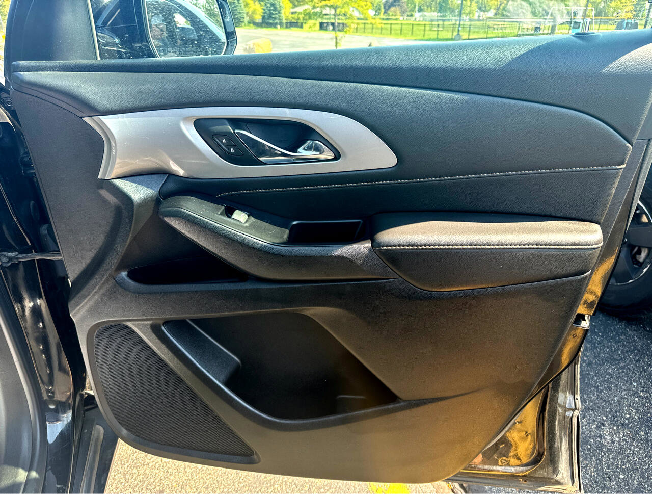 Used 2019 Chevrolet Traverse LT image 25