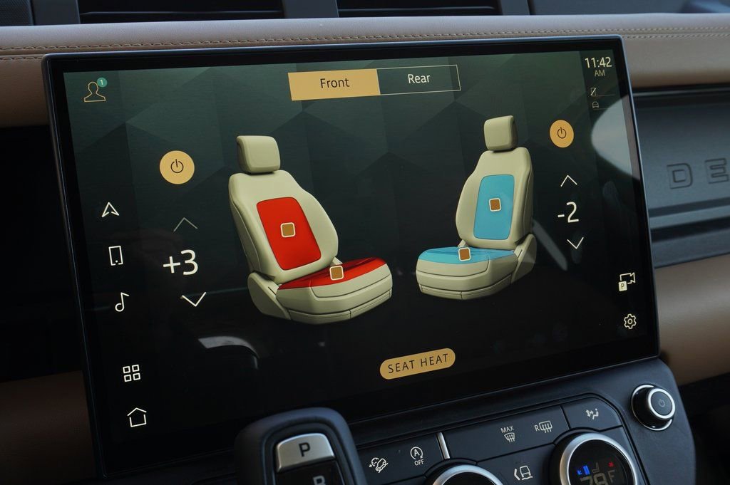 New 2026 Land Rover Defender 130 X-Dynamic SE image 24