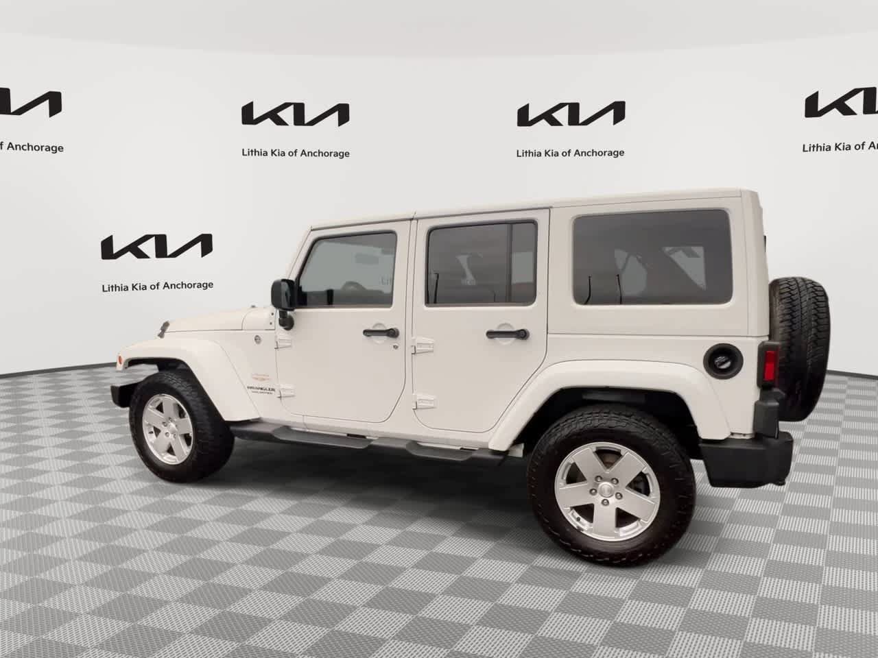Used 2012 Jeep Wrangler Unlimited Sahara AWD/4WD image 6