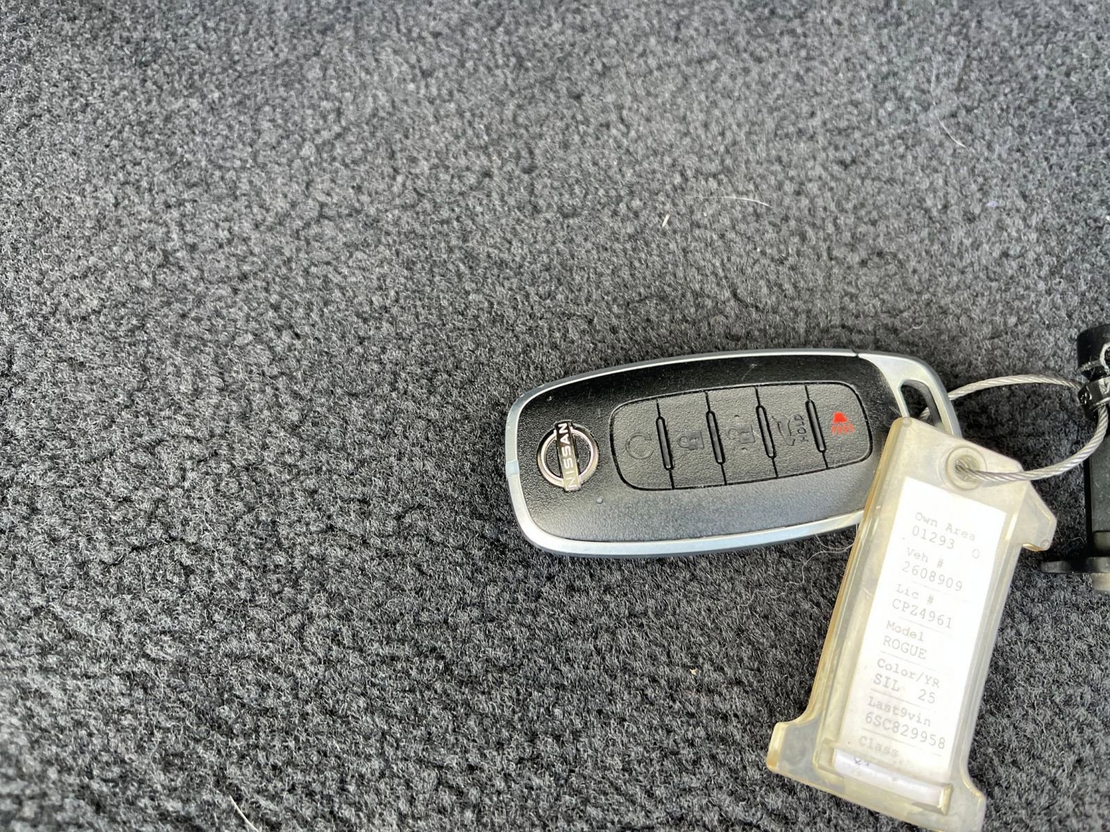 Used 2025 Nissan Rogue SV AWD/4WD image 27