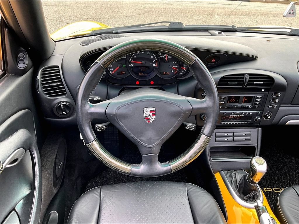 Used 2002 Porsche 911 Carrera RWD image 15