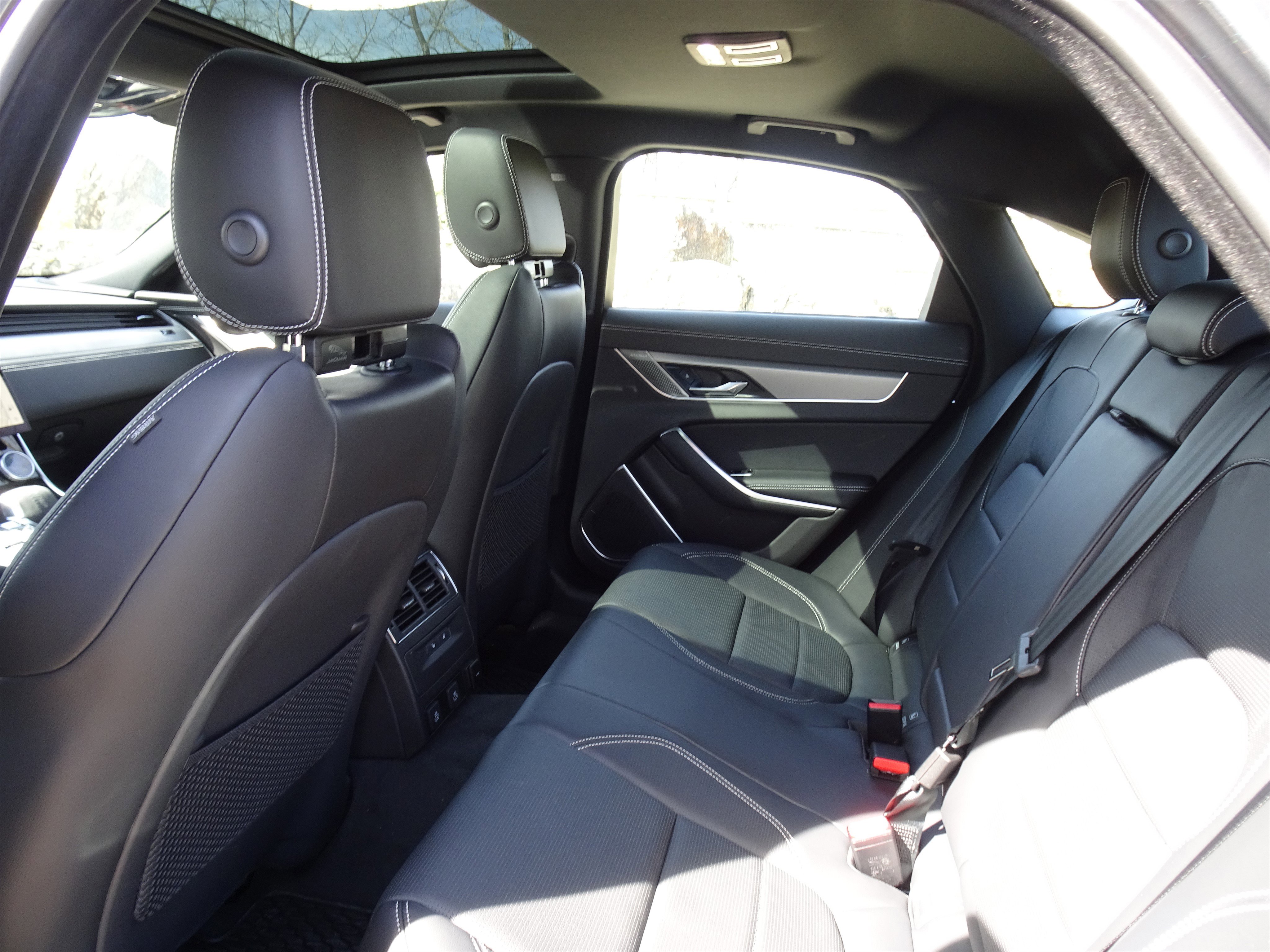 New 2024 Jaguar XF R-Dynamic SE image 23