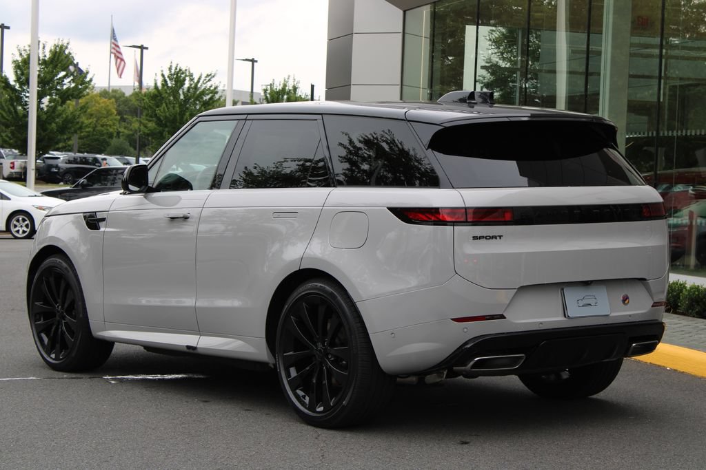 New 2027 Land Rover Range Rover Sport Dynamic SE Plug-In Hybrid AWD/4WD image 5