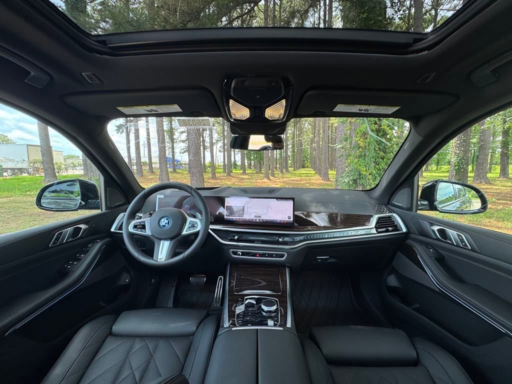New 2026 BMW X5 xDrive50e w/ M Sport Package image 2