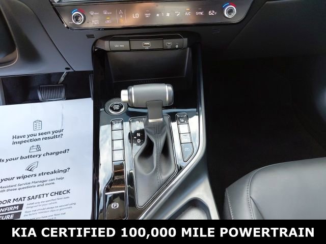 Certified 2024 Kia Niro EX image 13