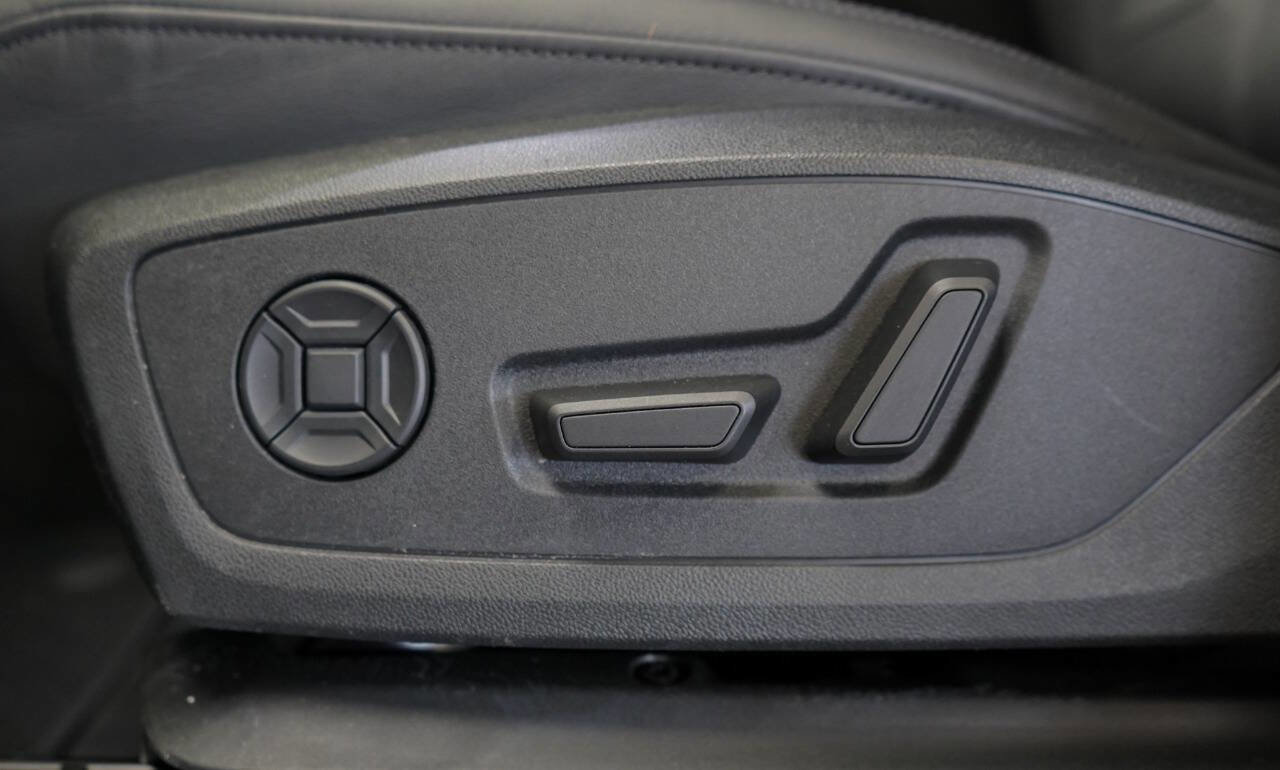 Used 2024 Audi Q3 2.0T Premium Plus w/ Premium Plus Package image 42