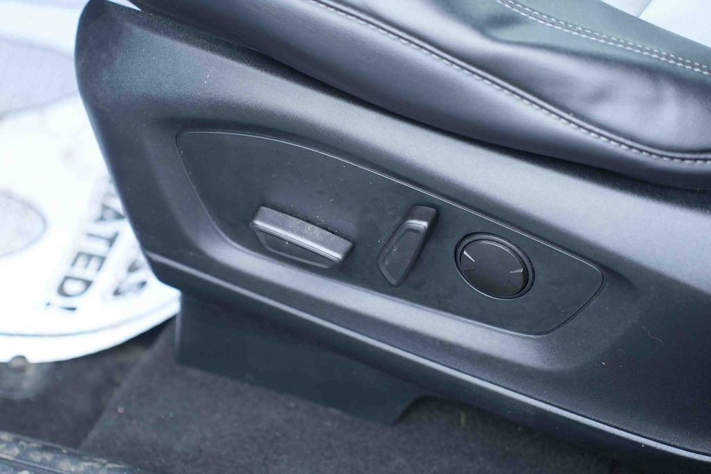 Certified 2023 Ford Explorer XLT w/ Equipment Group 202A image 28