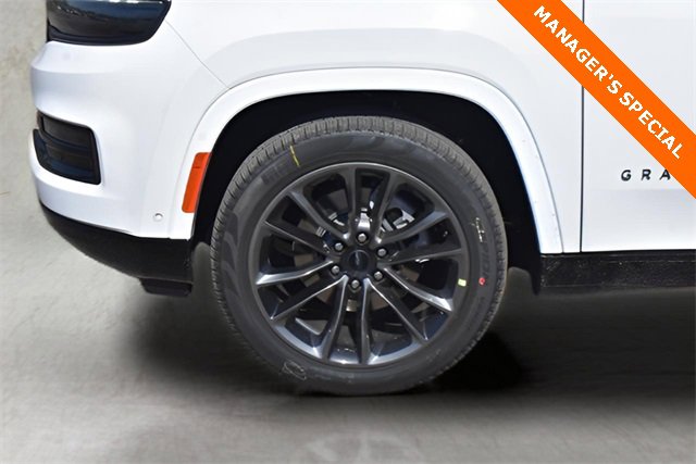 New 2025 Jeep Grand Wagoneer Series II Obsidian w/ Quick Order Packagew 28T image 9