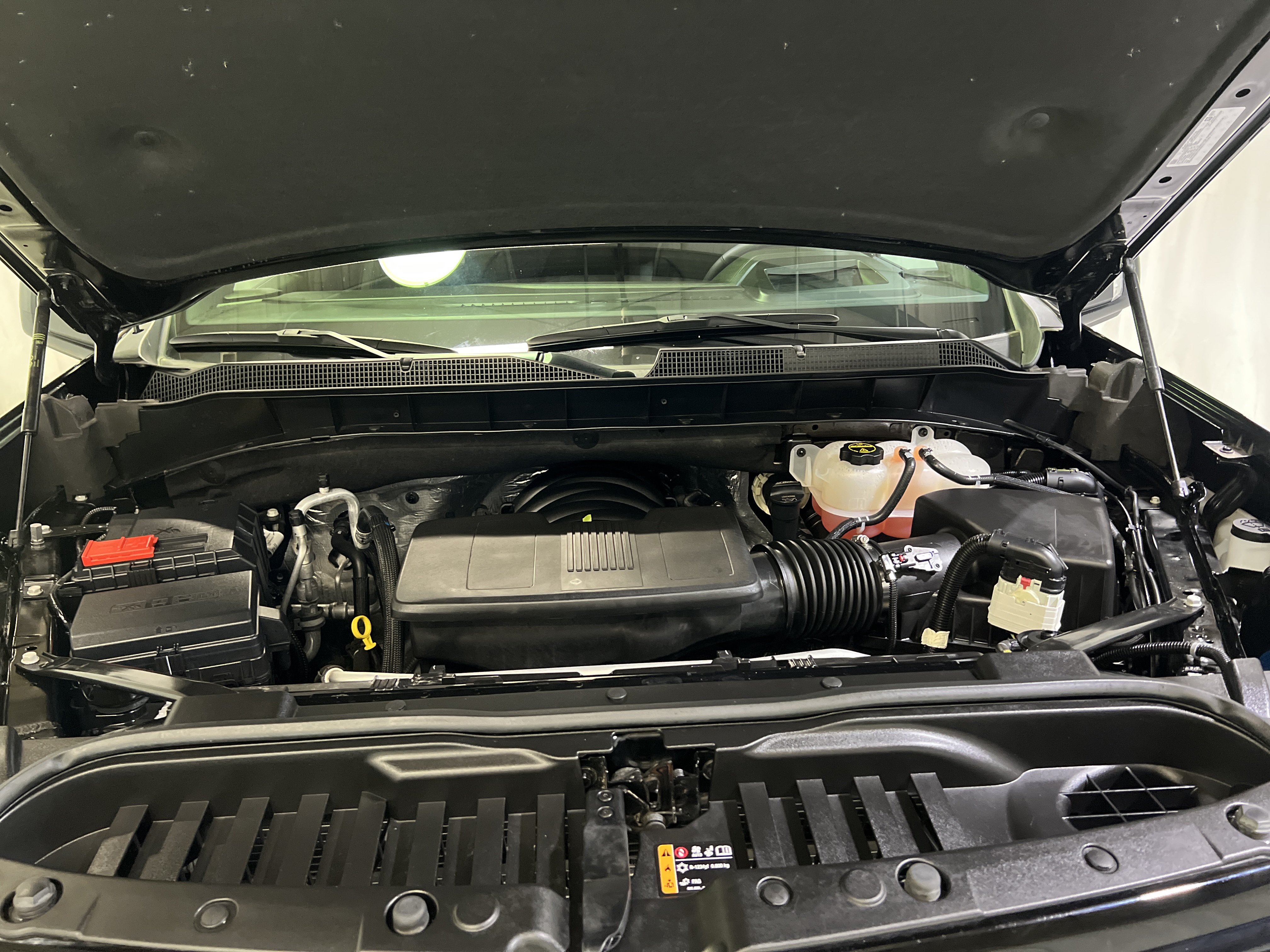 Certified 2025 Chevrolet Silverado 1500 High Country w/ Midnight Edition AWD/4WD image 15