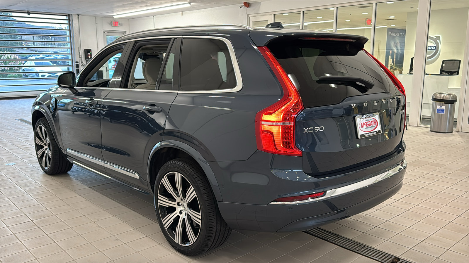Used 2025 Volvo XC90 T8 Plus w/ Protection Package AWD/4WD image 7