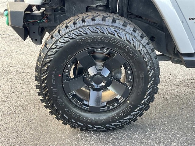 Used 2013 Jeep Wrangler Unlimited Sahara w/ Dual Top Group image 10