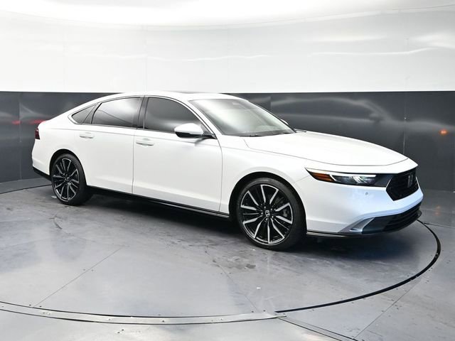 Used 2024 Honda Accord Touring image 3