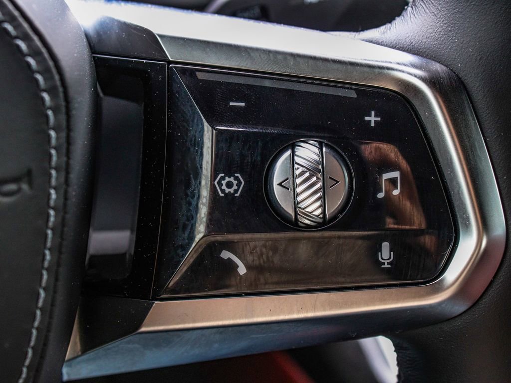 Used 2024 BMW i7 xDrive60 image 33