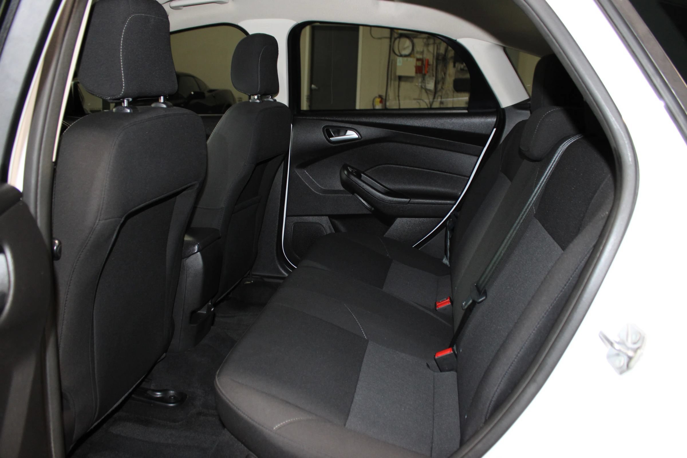 Used 2018 Ford Focus SE FWD image 24