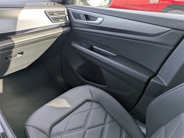 Used 2024 Volkswagen Atlas Cross Sport SE image 14