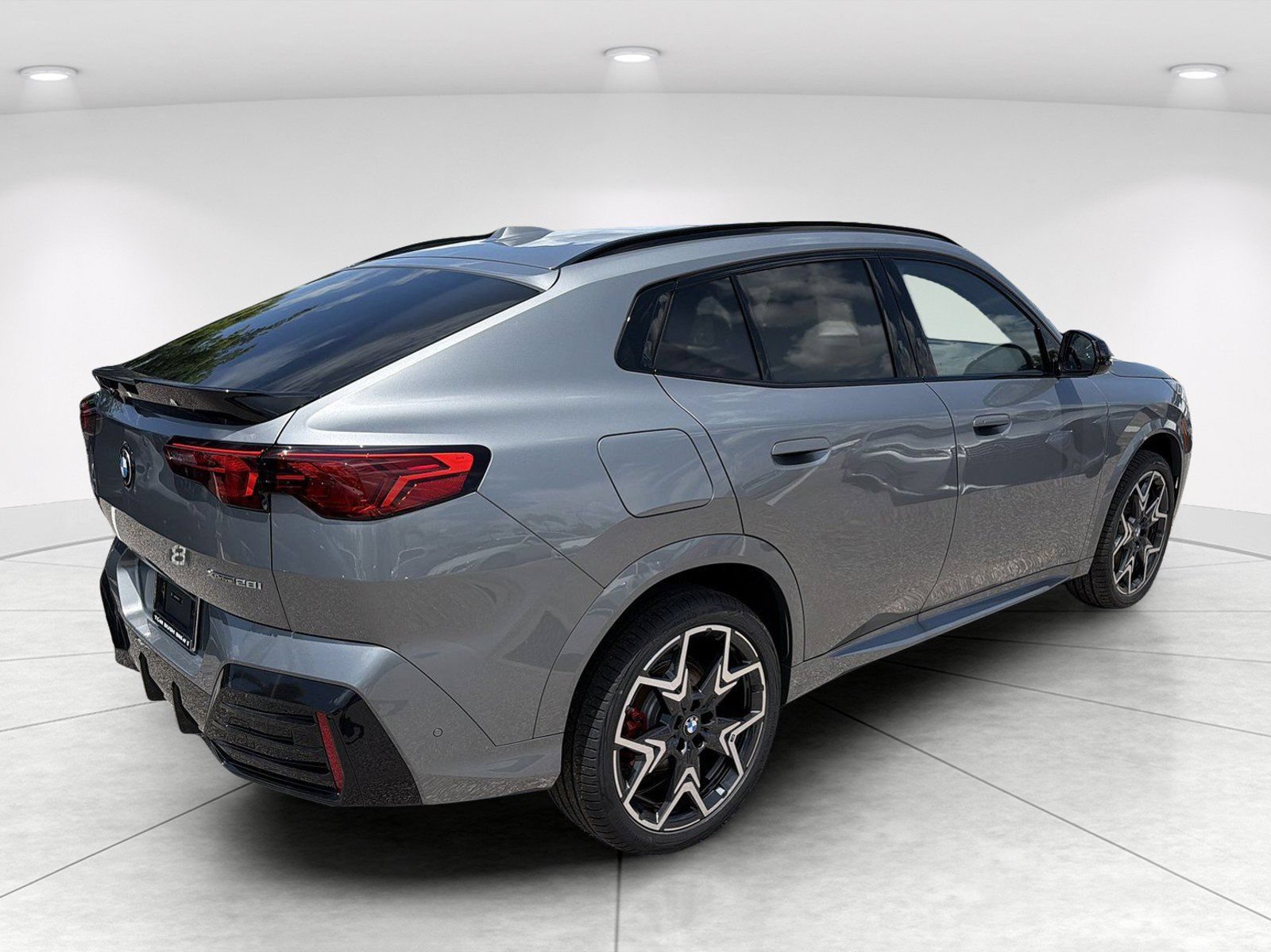 New 2026 BMW X2 xDrive28i w/ M Sport Package AWD/4WD image 4