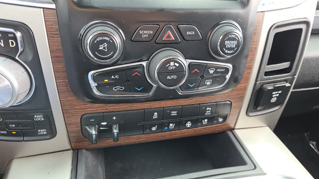Used 2017 RAM 1500 Laramie AWD/4WD image 35