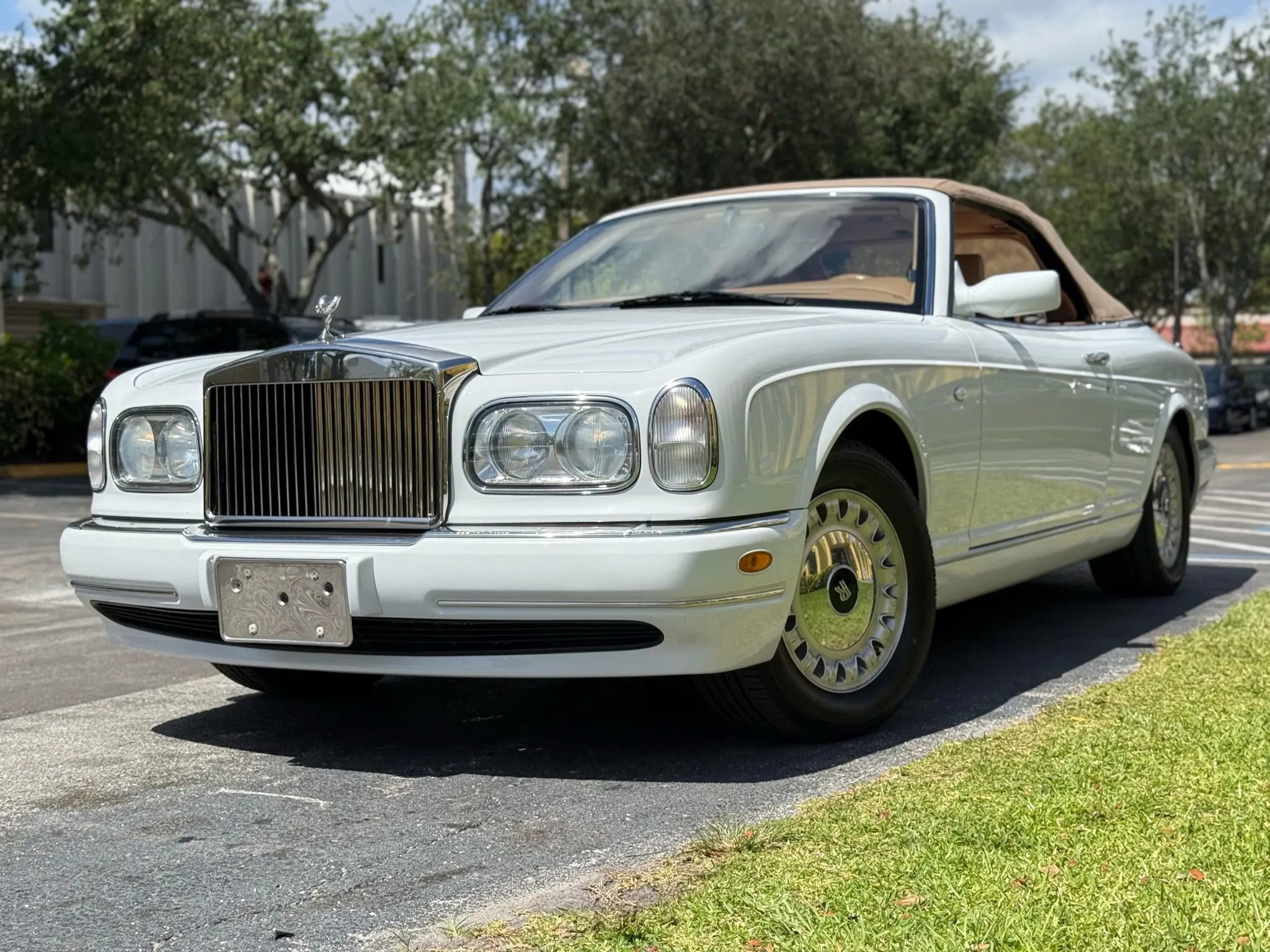 Used 2000 Rolls-Royce Corniche RWD image 2
