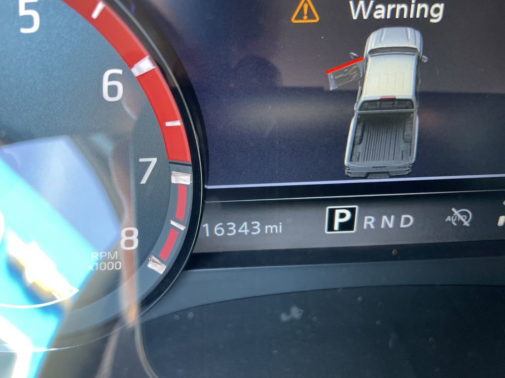 Used 2025 Nissan Frontier PRO-4X AWD/4WD image 17