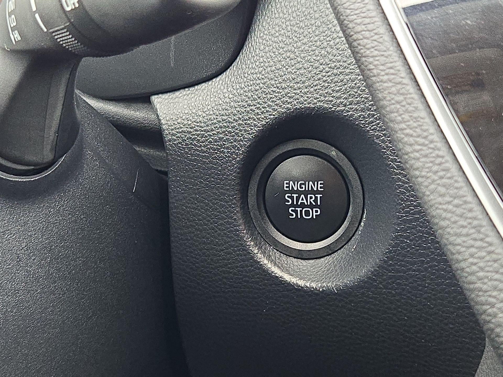 Used 2026 Toyota Corolla Cross XLE FWD image 20