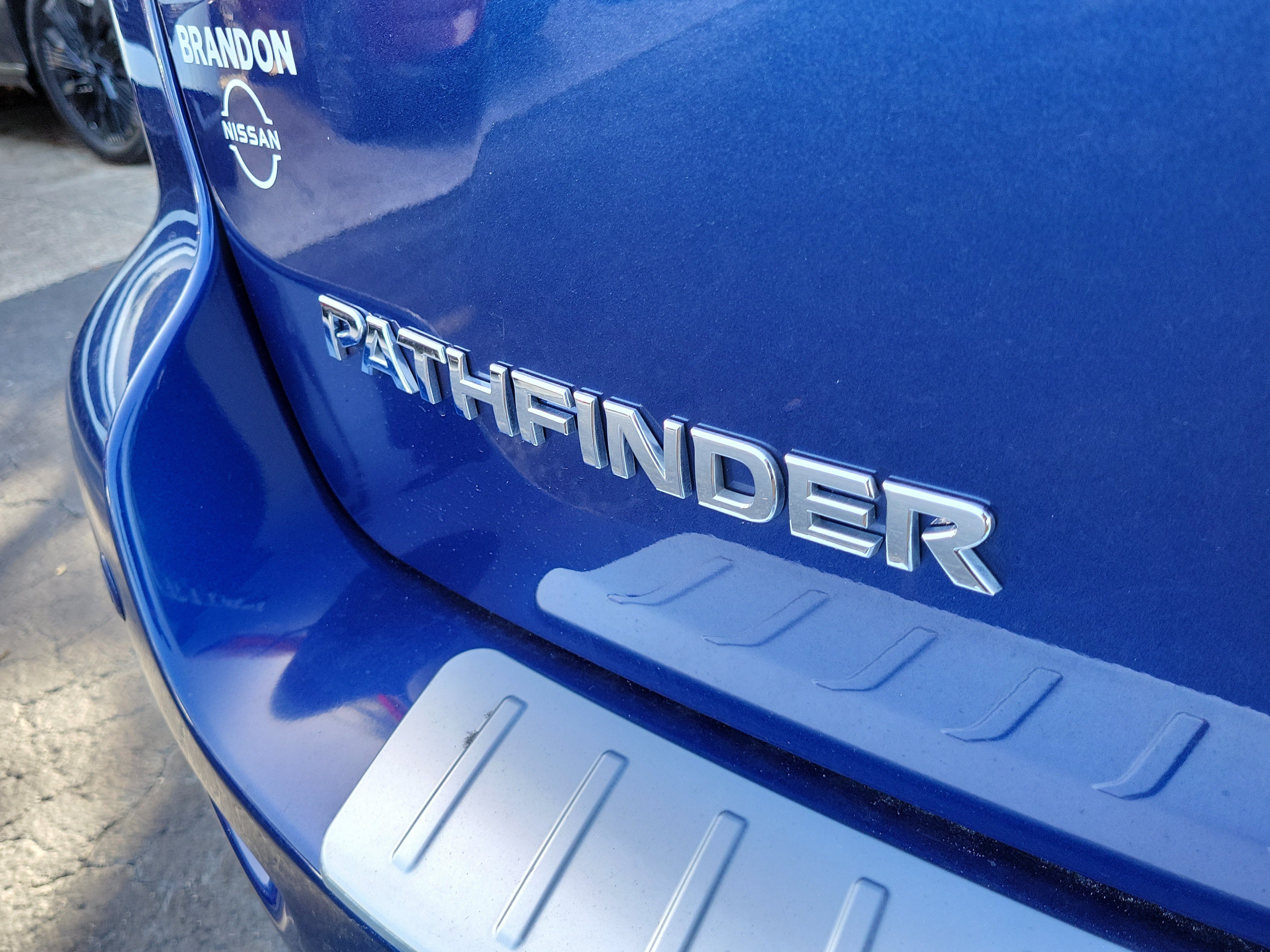 Used 2018 Nissan Pathfinder SV FWD image 9