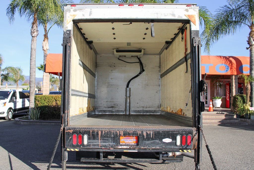 Used 2016 Chevrolet Express 4500 w/ Chrome Appearance Package RWD image 9