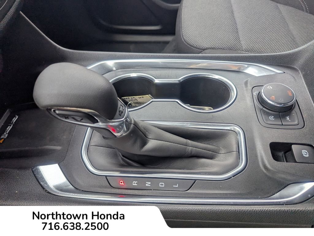 Used 2022 Chevrolet Traverse LT image 15