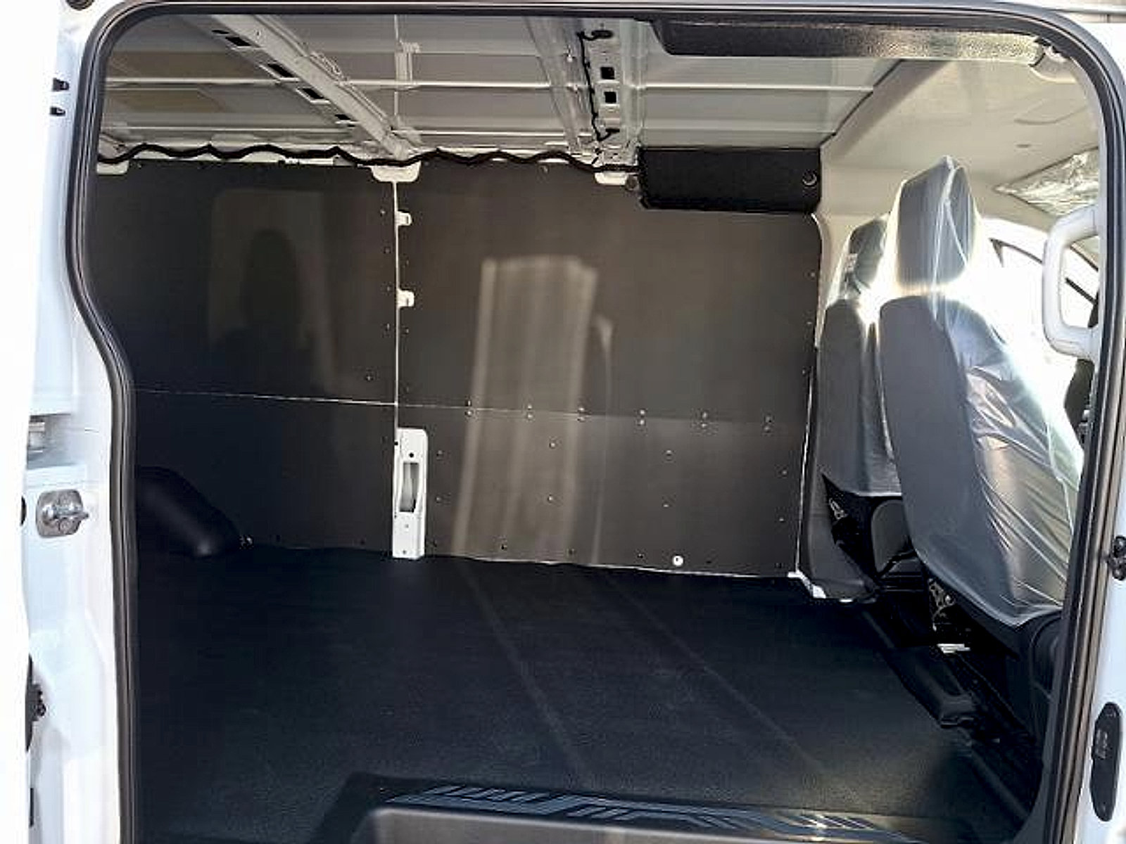 New 2024 Ford Transit 250 Low Roof w/ Load Area Protection Package RWD image 9