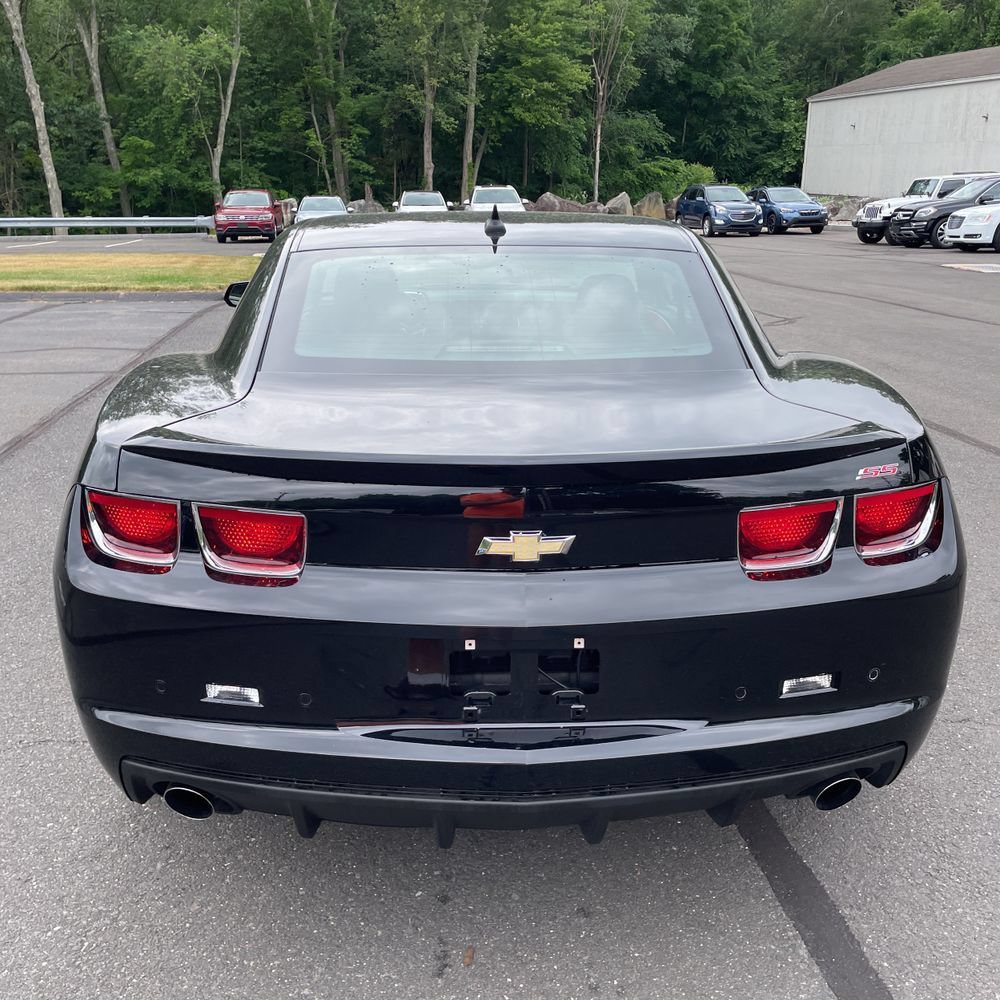 Used 2010 Chevrolet Camaro SS w/ RS Package RWD image 4